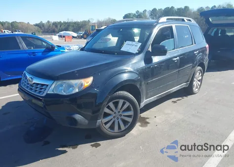 2013 Subaru Forester 2.5X Premium z USA, uszkodzony, nr VIN JF2SHADC1DH414067